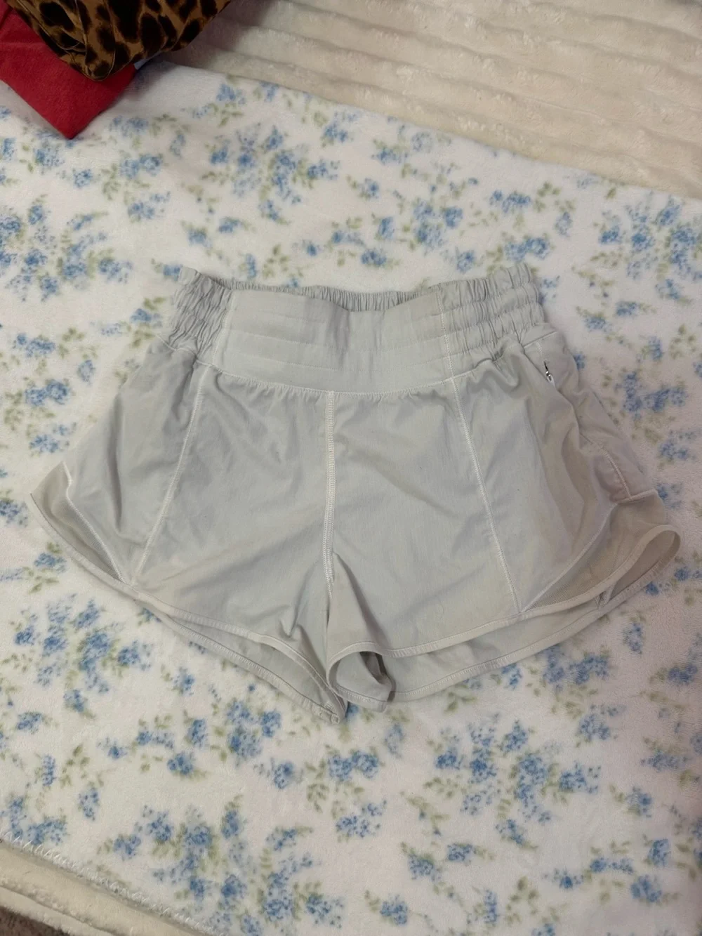 Lululemon Light Grey Hotty Hot Shorts 2.5 Inch